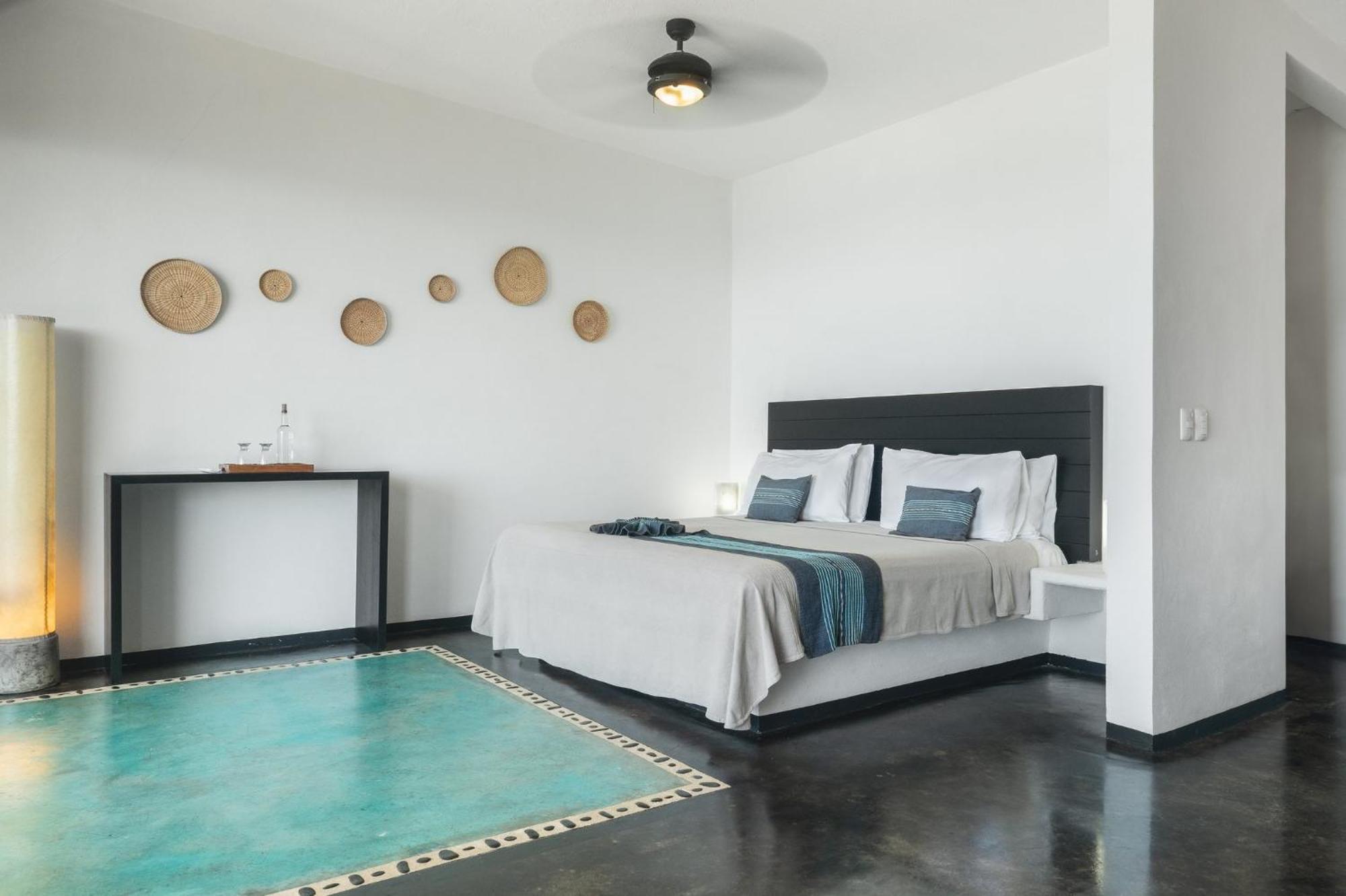 Manta Raya Hotel - Right On The Beach Cuatunalco Ngoại thất bức ảnh