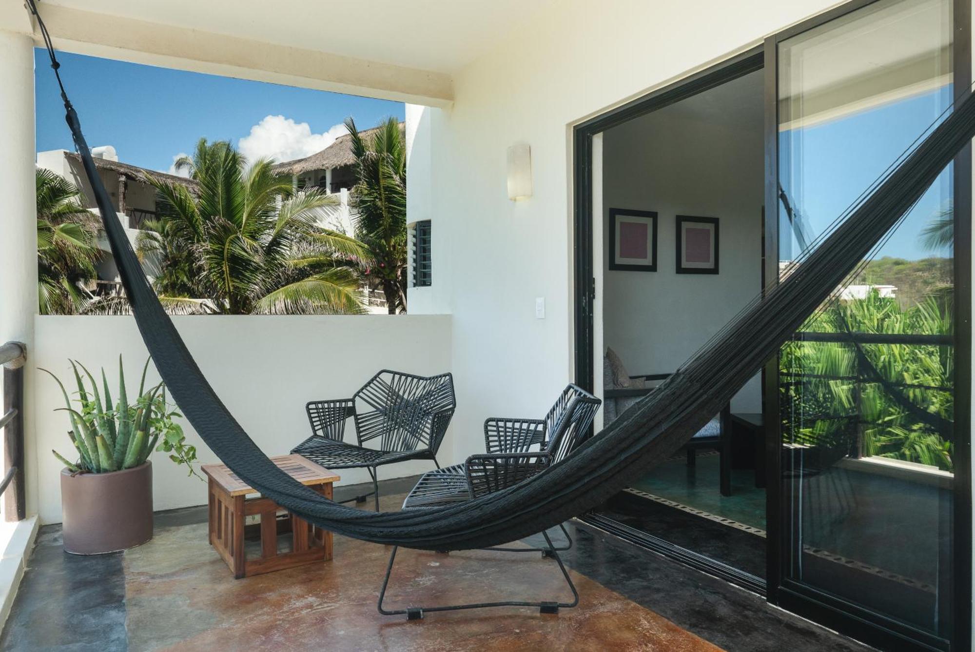Manta Raya Hotel - Right On The Beach Cuatunalco Ngoại thất bức ảnh