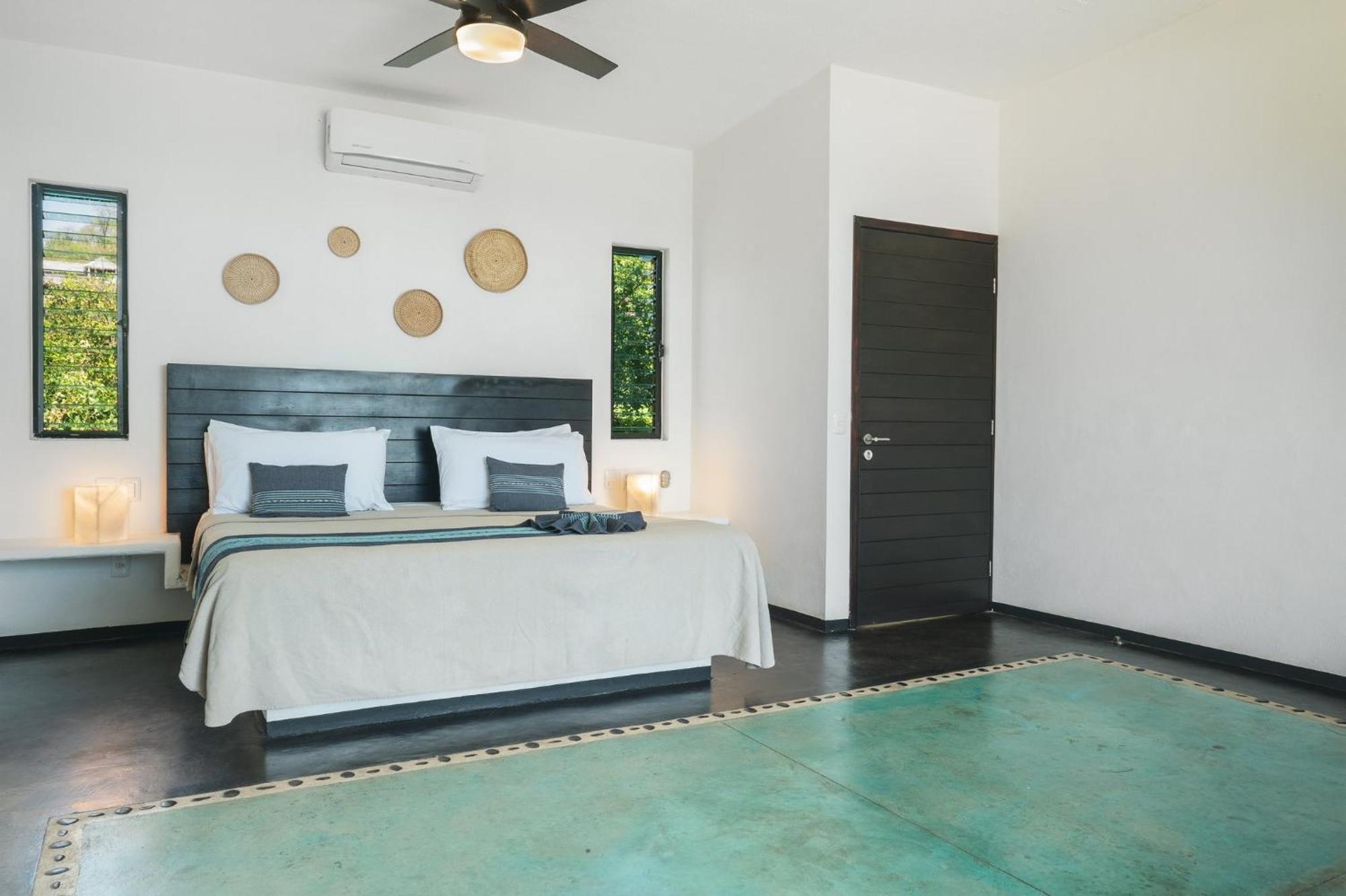 Manta Raya Hotel - Right On The Beach Cuatunalco Ngoại thất bức ảnh