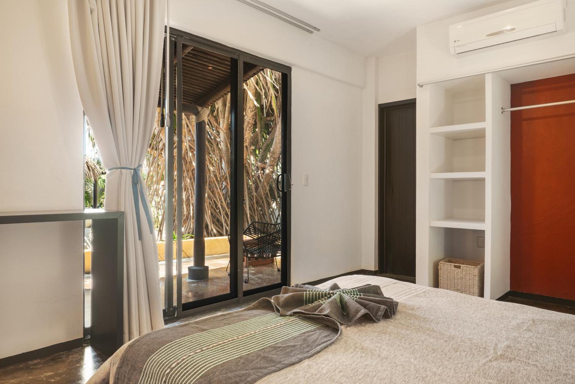 Manta Raya Hotel - Right On The Beach Cuatunalco Ngoại thất bức ảnh