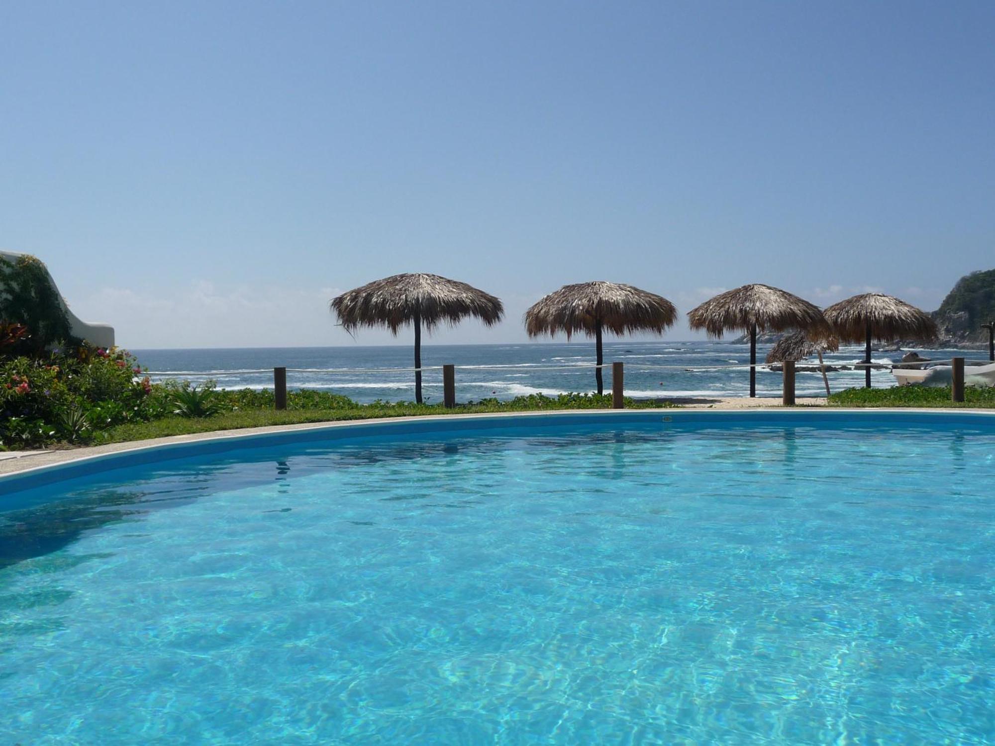 Manta Raya Hotel - Right On The Beach Cuatunalco Ngoại thất bức ảnh