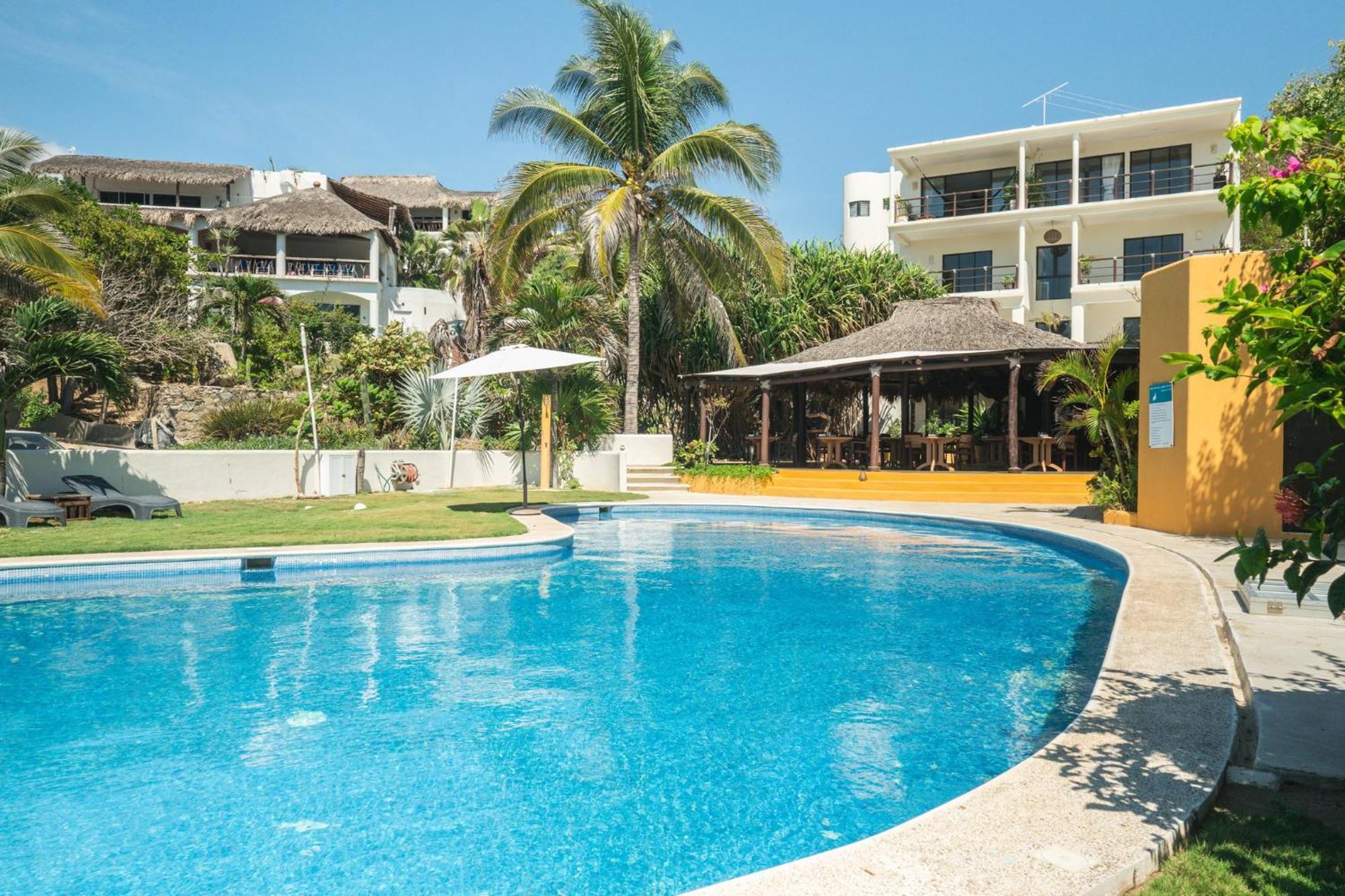 Manta Raya Hotel - Right On The Beach Cuatunalco Ngoại thất bức ảnh