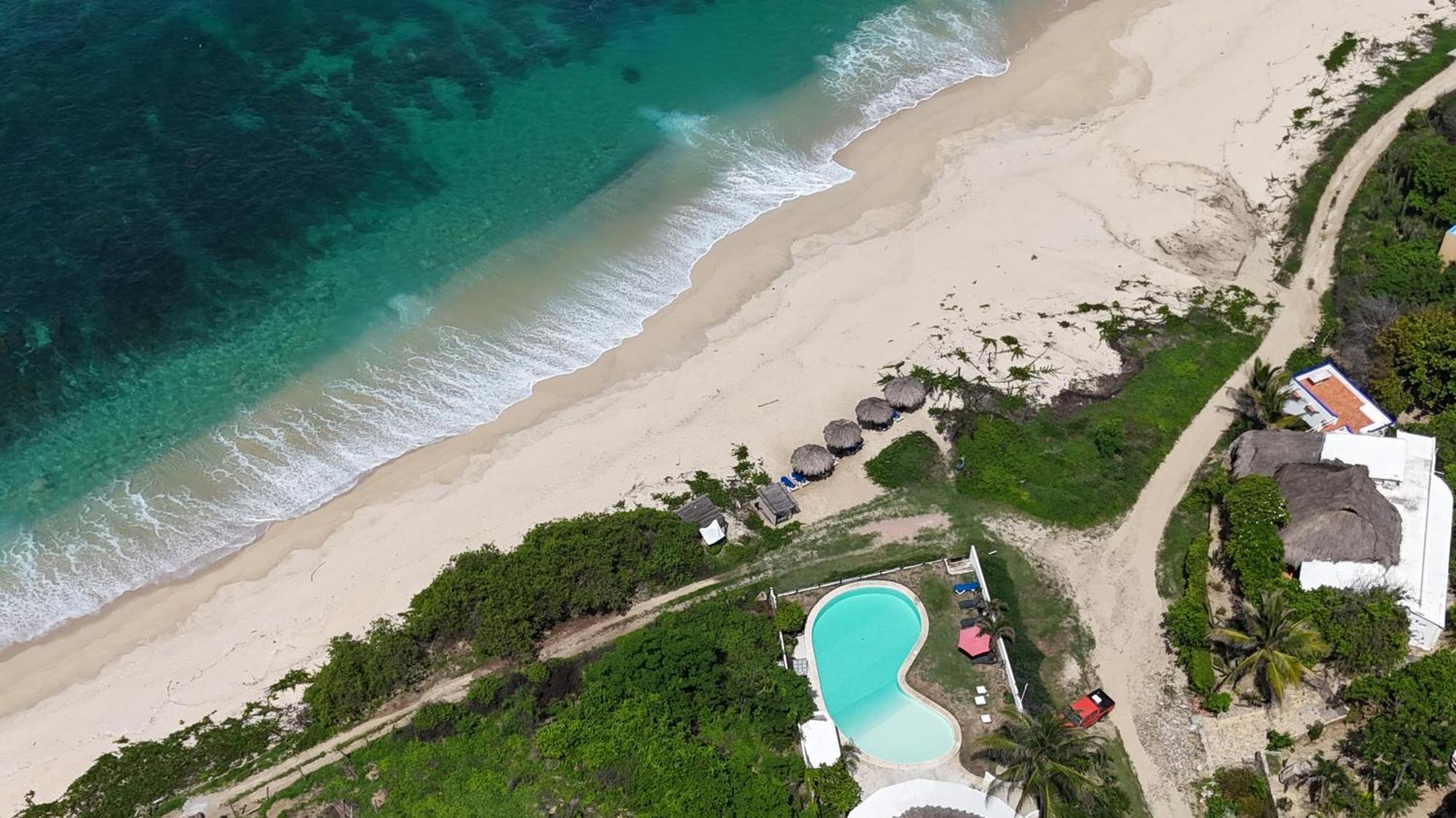 Manta Raya Hotel - Right On The Beach Cuatunalco Ngoại thất bức ảnh