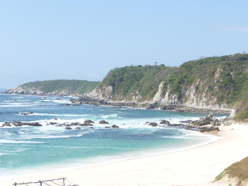 Manta Raya Hotel - Right On The Beach Cuatunalco Ngoại thất bức ảnh