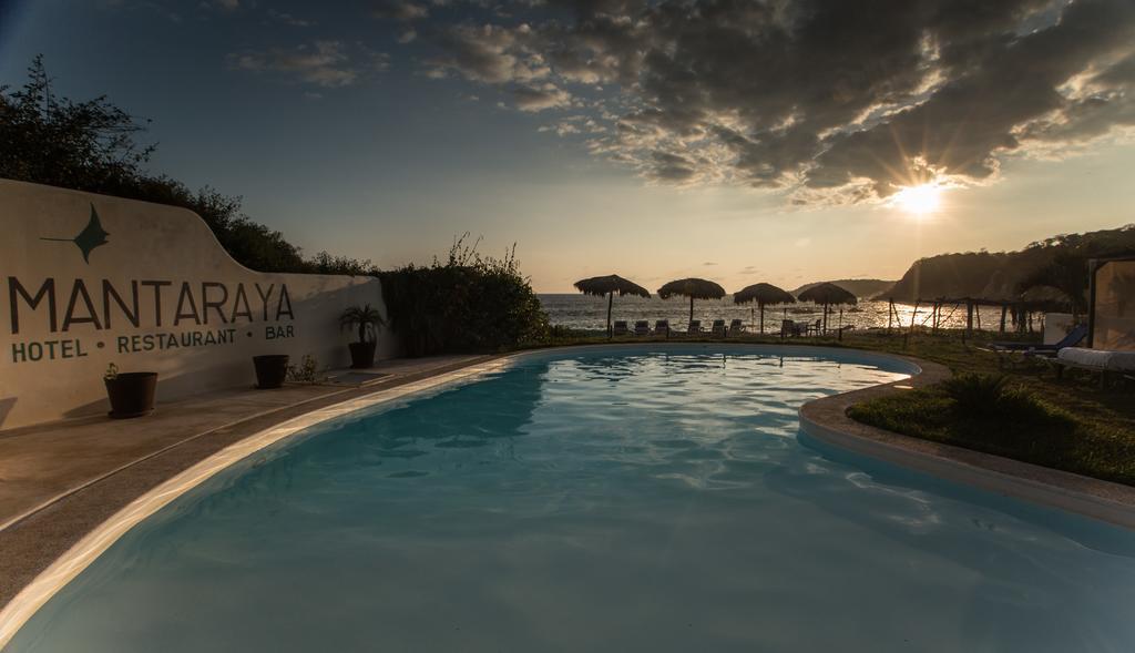 Manta Raya Hotel - Right On The Beach Cuatunalco Ngoại thất bức ảnh
