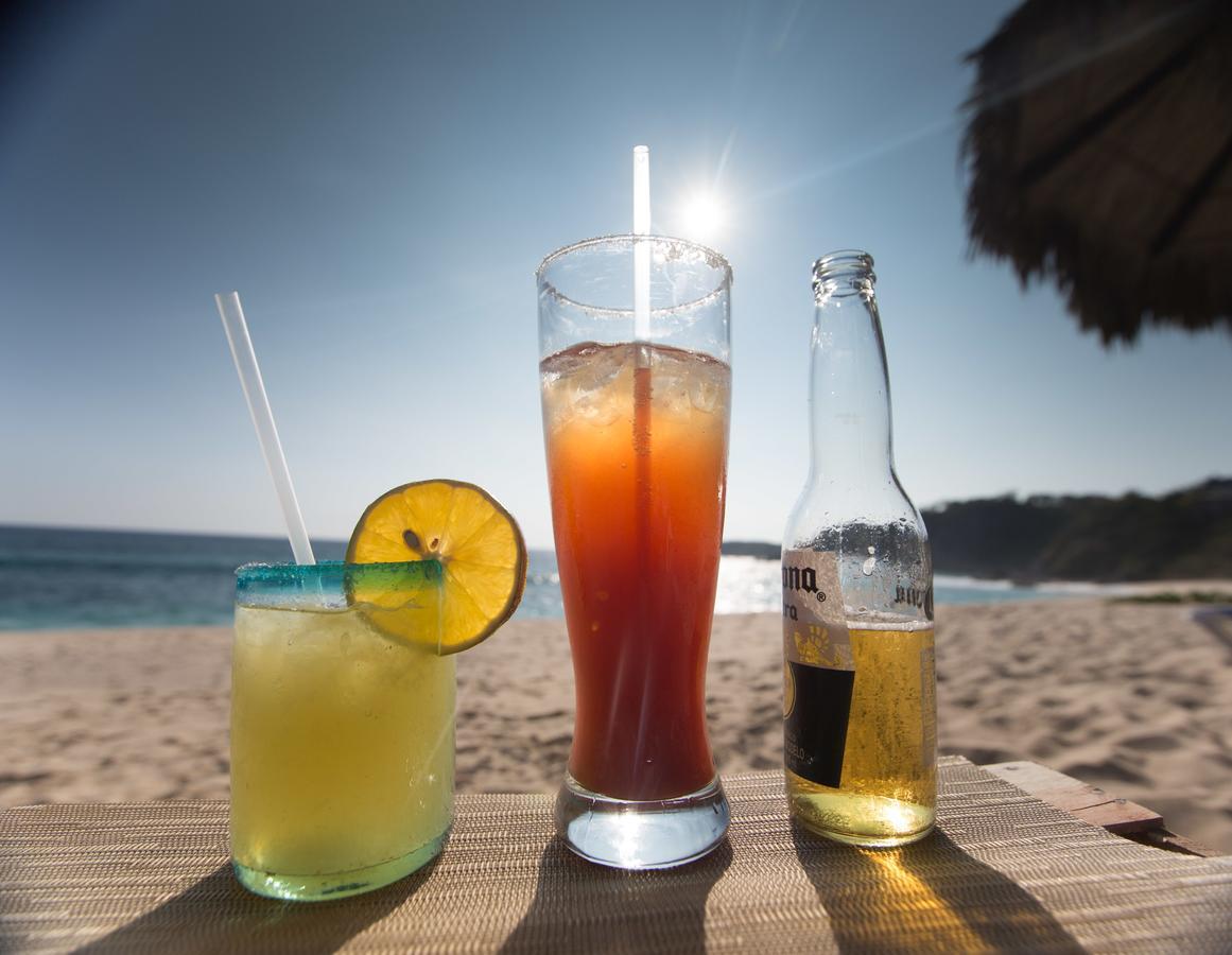 Manta Raya Hotel - Right On The Beach Cuatunalco Ngoại thất bức ảnh